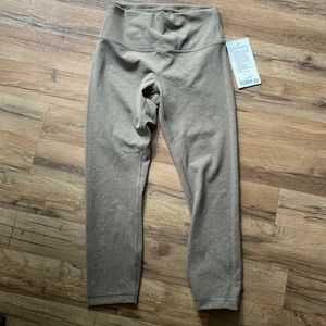 NWT Lululemon Wunder Train Legging 23”